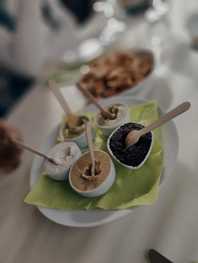 Crèmes D'apéritifs Tapenade Poichichade Brandade Courgette Chèvre Et Ailbergines